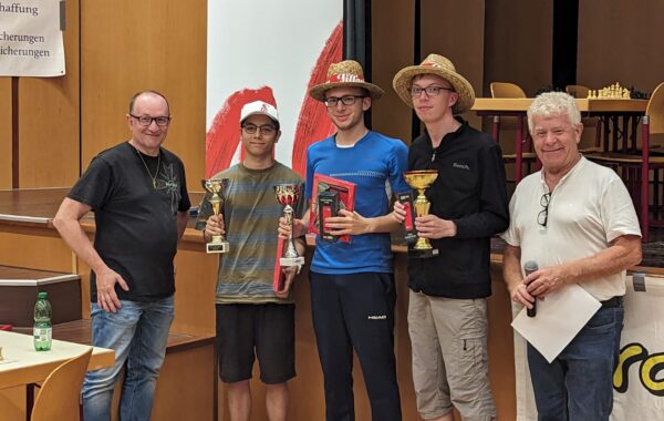 IM Lukas Leisch gewinnt vor FM Jakob Postlmayer und Sota Glössl das Blitzturnier